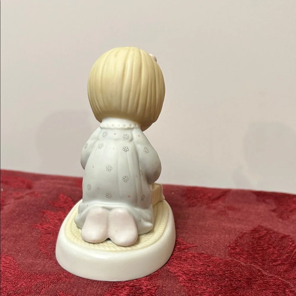 Precious Moments‎ PM-831  “Dawn's Early Light” 1983  With Box